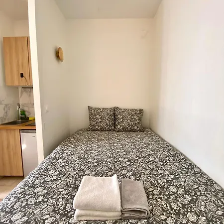Apartment 15eme Cozy Walk To Eiffel Tower Steps To Multiple Metro Lines